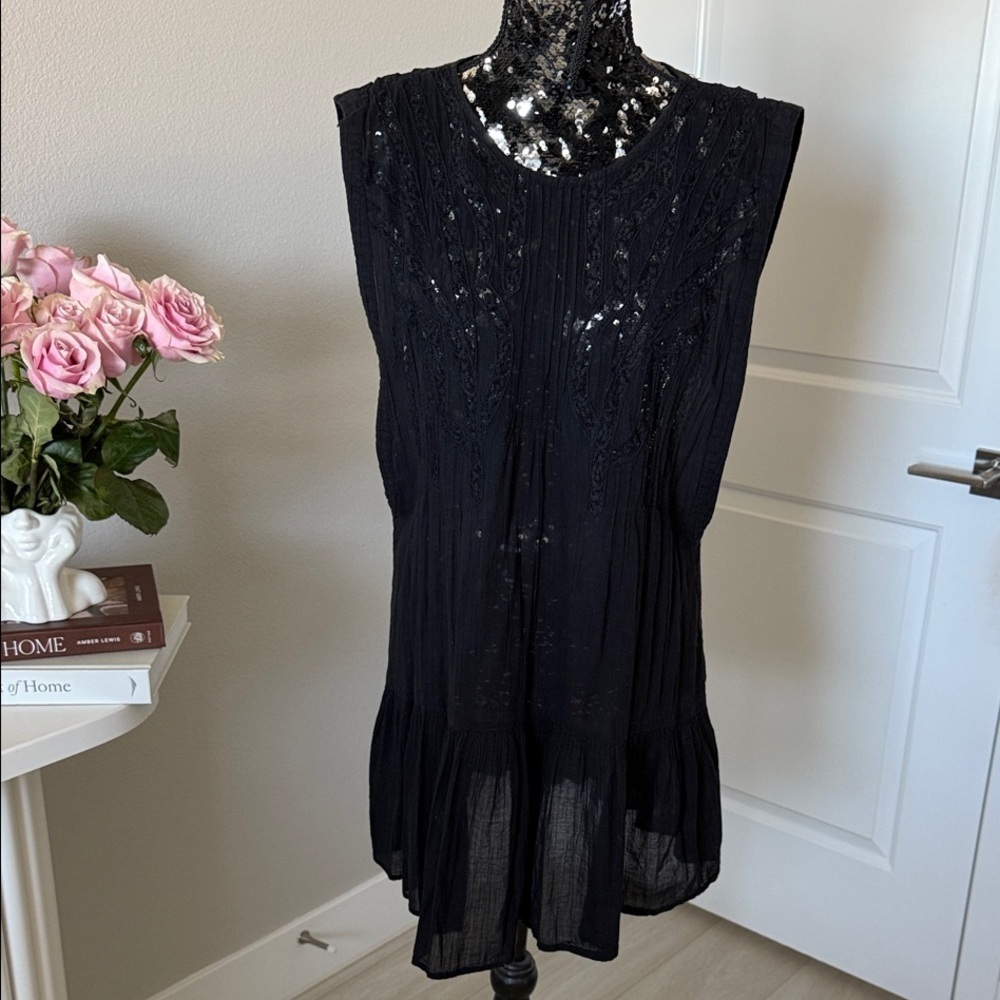 Free People Black Sleeveless tunic with lace/Embroidery